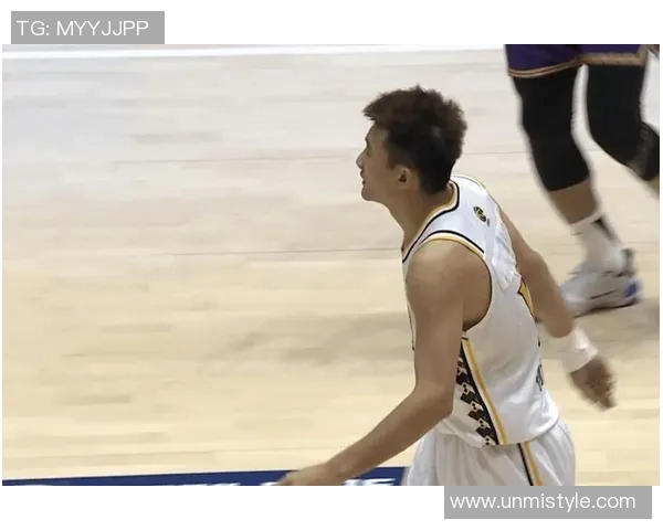 季前赛精彩对决北控对阵广厦全场录像回顾与精彩瞬间分析