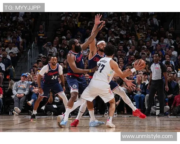 湖人对决掘金精彩赛事回顾与分析助你了解比赛亮点与关键时刻 湖人对决掘金精彩赛事回顾与分析助你了解比赛亮点与关键时刻