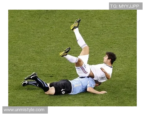 法国与乌拉圭足球历史交锋回顾与精彩瞬间分析