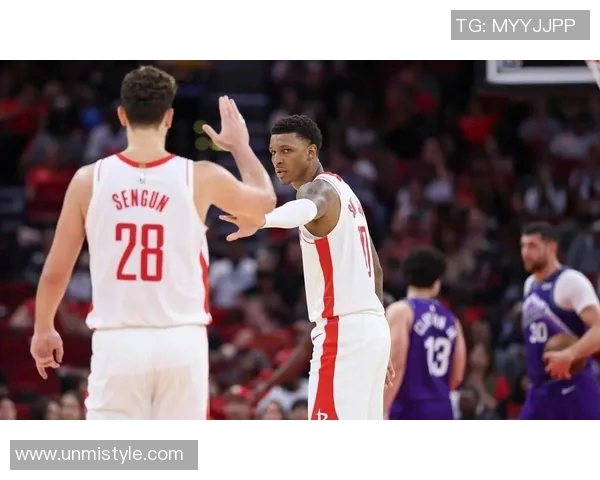 火箭与爵士西部半决赛激战正酣球迷期待精彩对决与逆转时刻