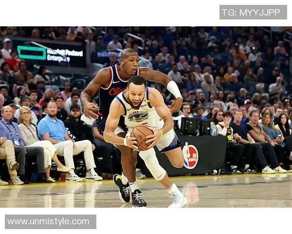 勇士狂胜快船46分展现强大实力全场比赛精彩瞬间回顾