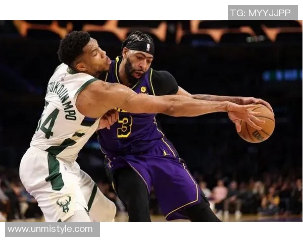 湖人对阵雄鹿比赛数据分析与精彩瞬间回顾 湖人对阵雄鹿比赛数据分析与精彩瞬间回顾