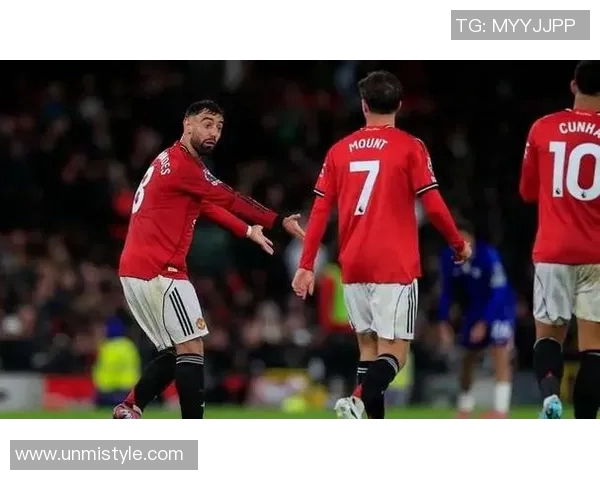 狼队与曼联激战正酣谁能在这场对决中笑到最后