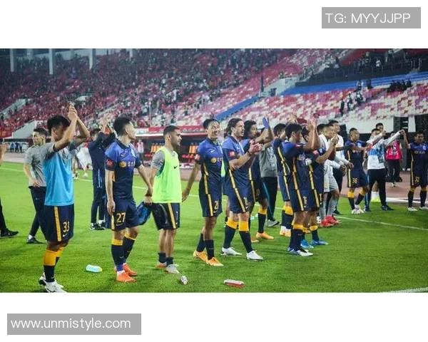 广州羽毛球队近期状态分析与表现评估探讨 广州羽毛球队近期状态分析与表现评估探讨